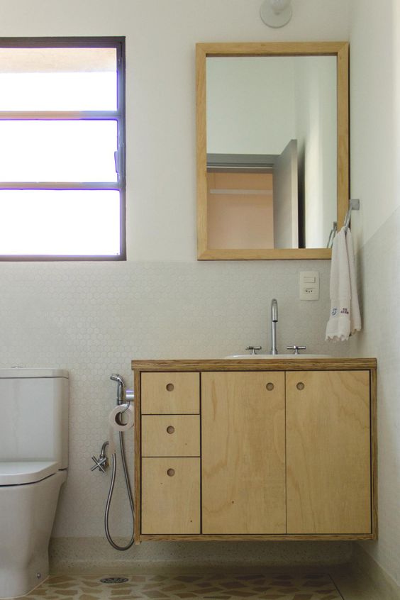 Largura de espelho de banheiro - mais estreito que a bancada, centralizado com a cuba